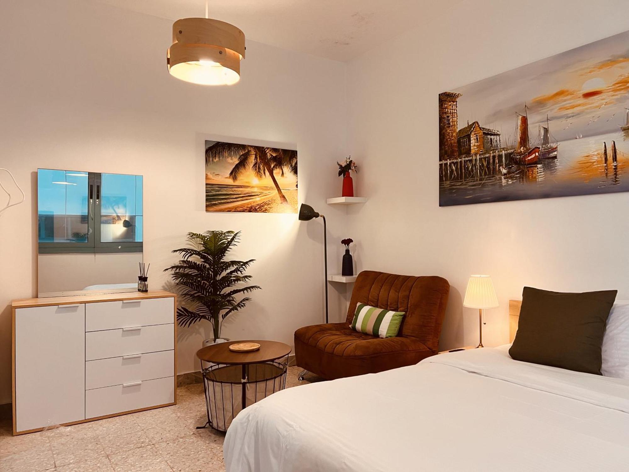 Homestay One Guest Place Master Bedroom Near The