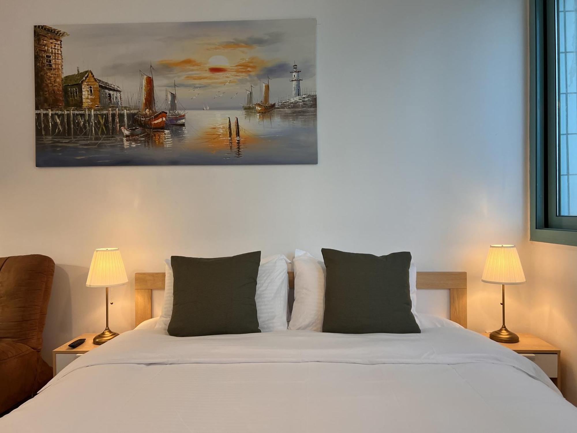 One Guest Place Master Bedroom Near The Homestay *